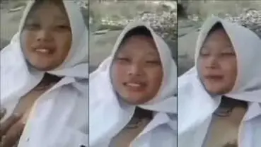 Ngentot Gadis SMA di Batu Sungai Jembut Lebat Basah